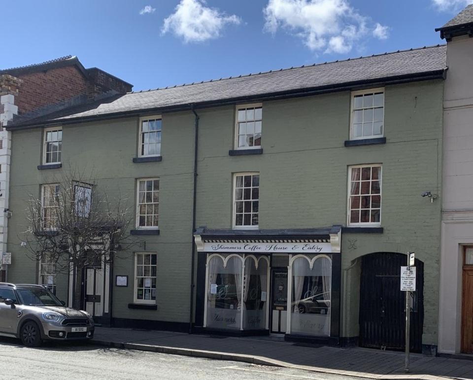 Unicorn Hotel Llanidloes Exterior photo