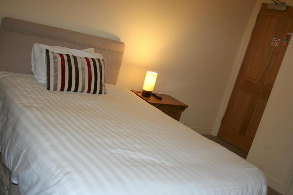 Unicorn Hotel Llanidloes Exterior photo